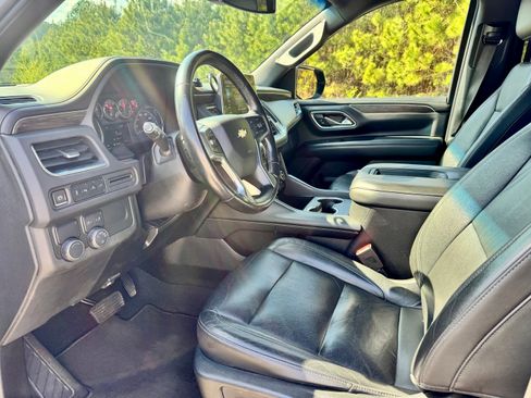 Used 2021 Chevrolet Suburban LT RWD image 9