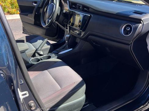 Used 2018 Toyota Corolla LE image 9