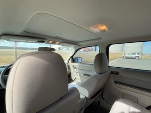 Used 2011 Ford Escape XLT w/ 202A Rapid Spec Order Code image 10