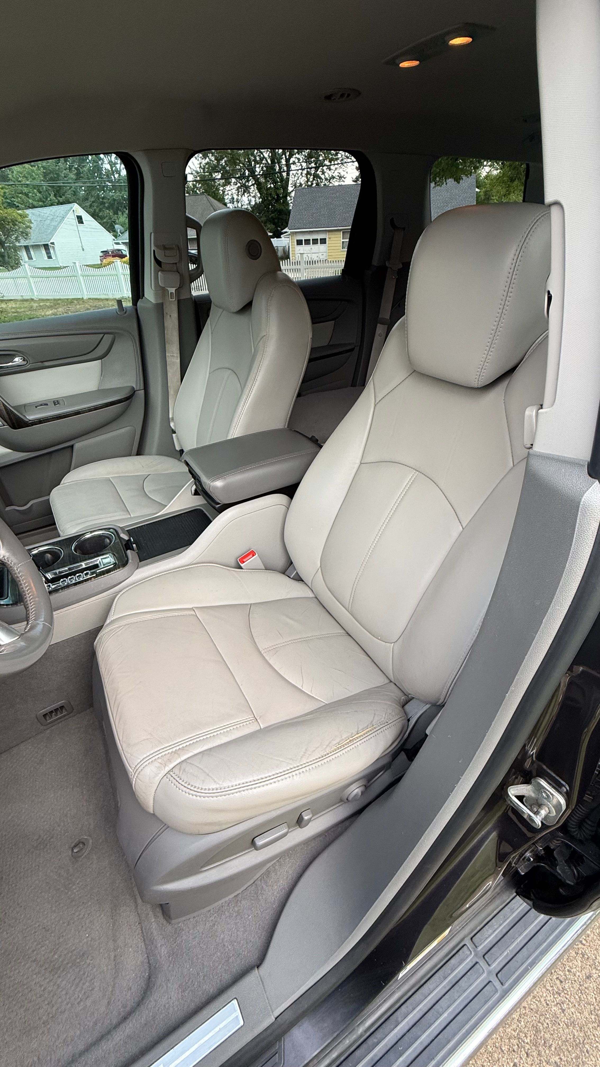 Used 2014 GMC Acadia SLT FWD image 6