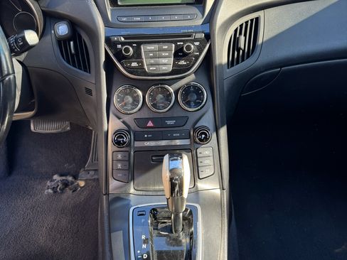 Used 2013 Hyundai Genesis 2.0T image 10