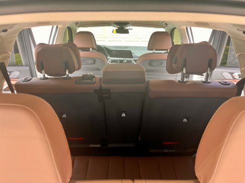 Used 2019 BMW X7 xDrive40i w/ Premium Package AWD/4WD image 10