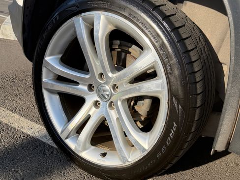 Used 2013 Volkswagen Tiguan SEL AWD/4WD image 22