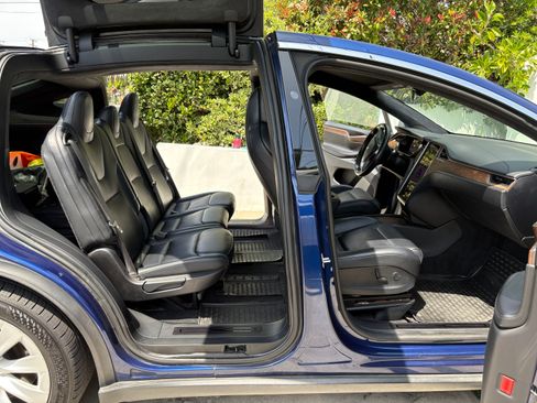 Used 2019 Tesla Model X Long Range image 19