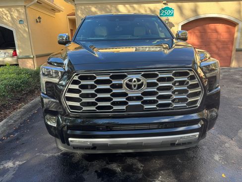 Used 2025 Toyota Sequoia Capstone image 2