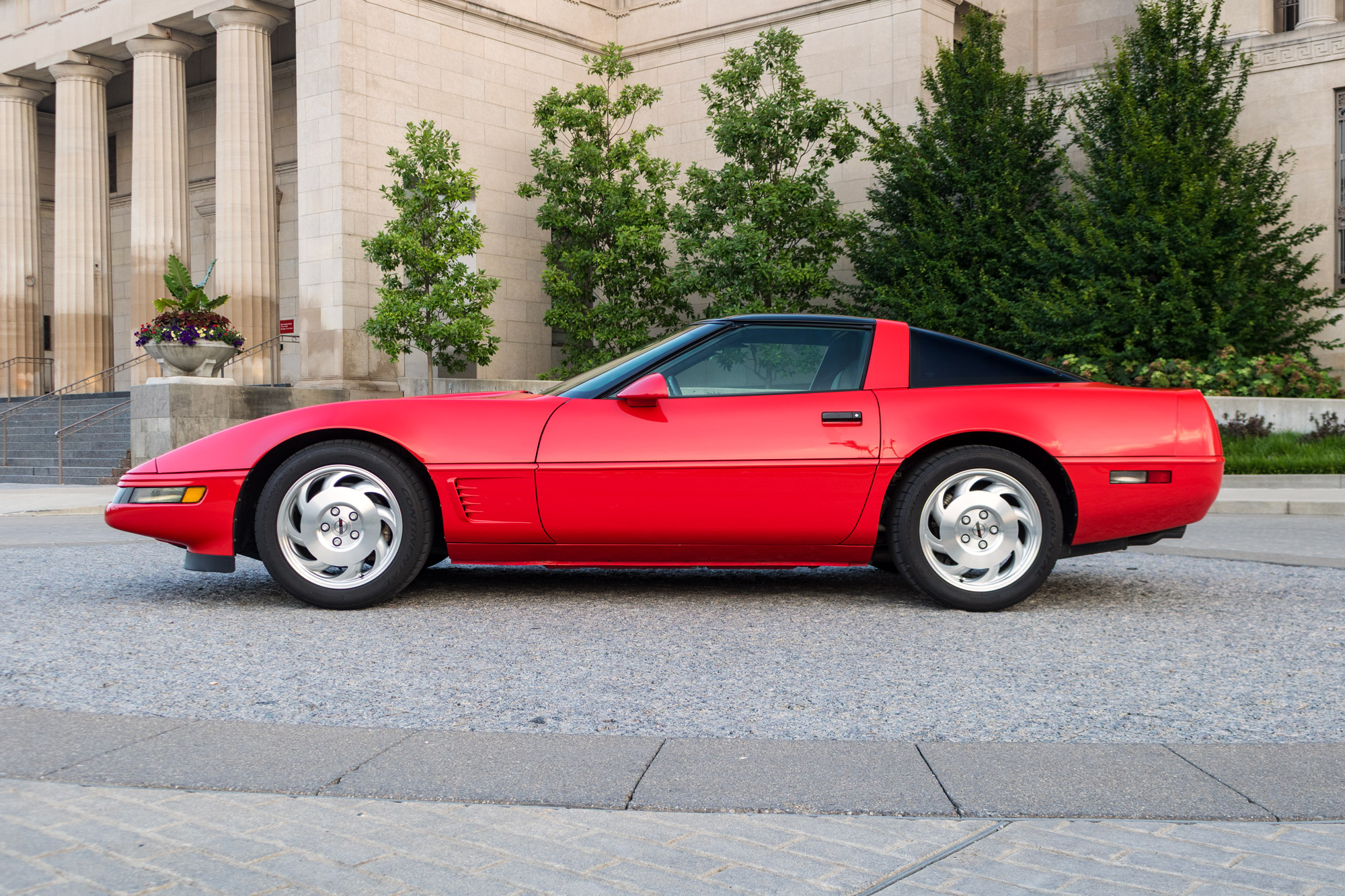 Used 1995 Chevrolet Corvette Coupe RWD image 8