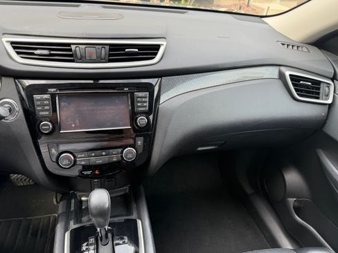 Used 2015 Nissan Rogue SL w/ SL Premium Package image 6