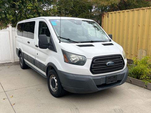 Used 2016 Ford Transit 150 XL image 1