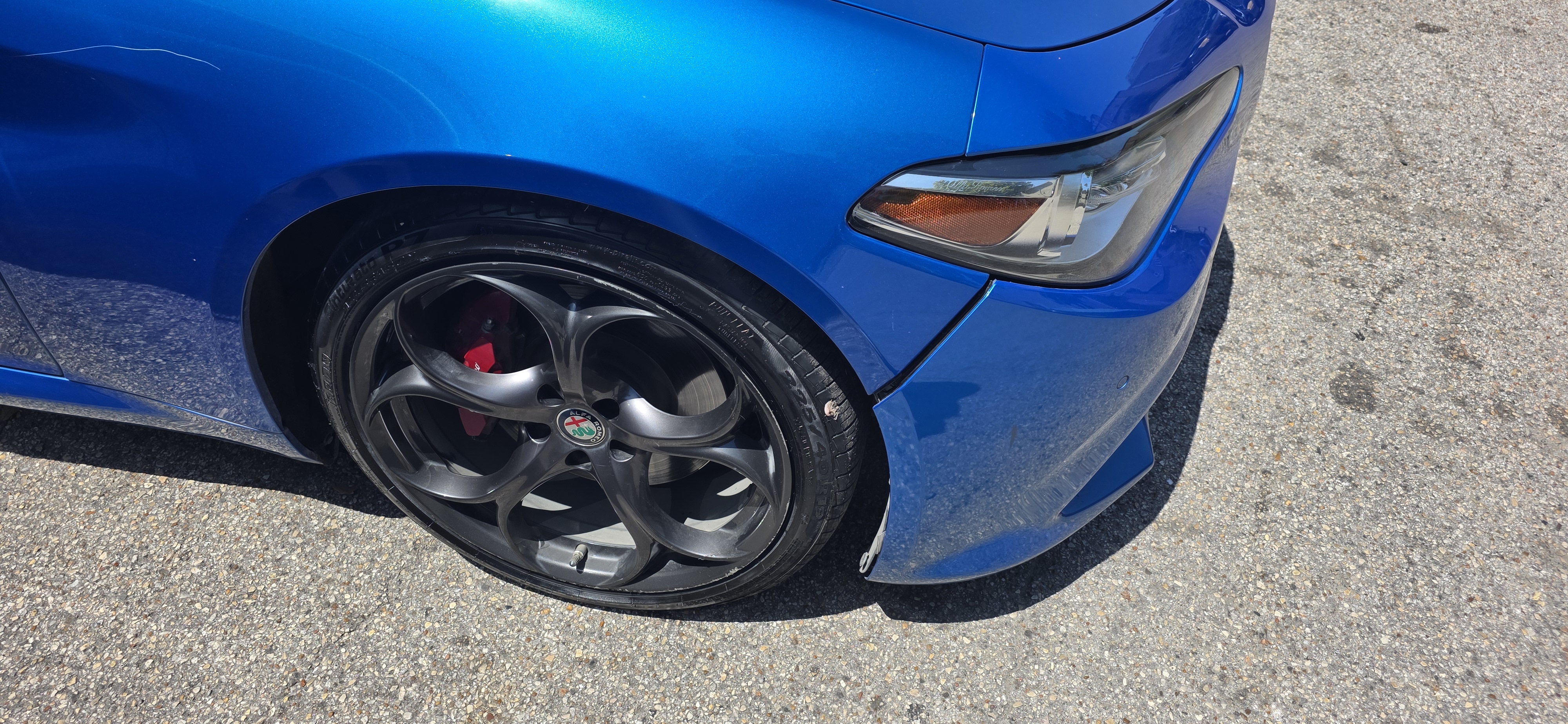 Used 2019 Alfa Romeo Giulia Ti Sport w/ Quick Order Package 22U Sport RWD image 4