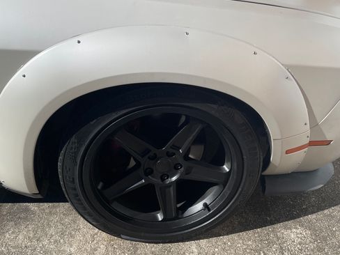 Used 2012 Dodge Challenger R/T image 5