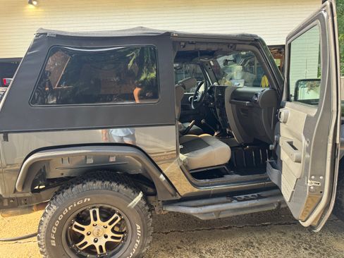 Used 2010 Jeep Wrangler Sport AWD/4WD image 19