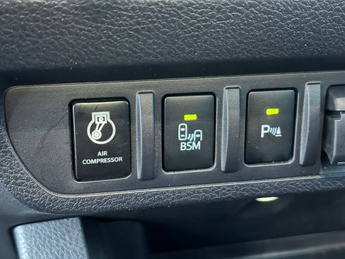 Used 2022 Toyota Tacoma TRD Off-Road image 28