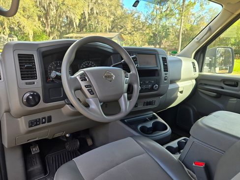 Used 2021 Nissan NV 2500 SV image 14