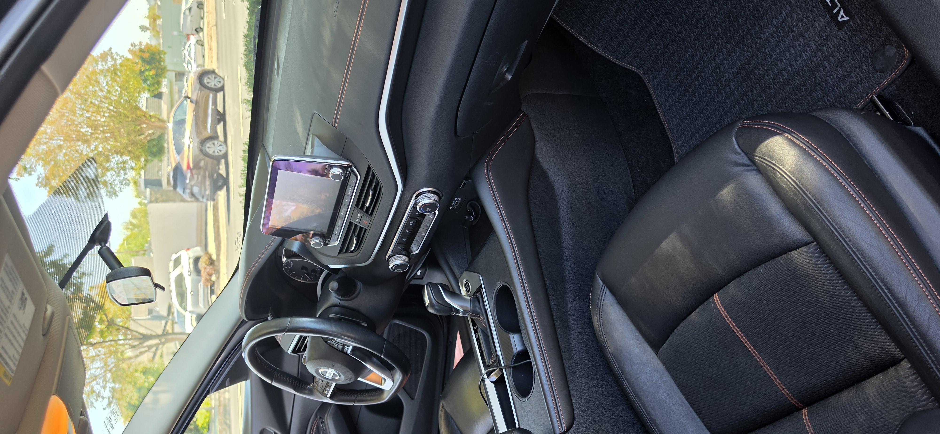 Used 2019 Nissan Altima 2.5 SR w/ SR Premium Package FWD image 12