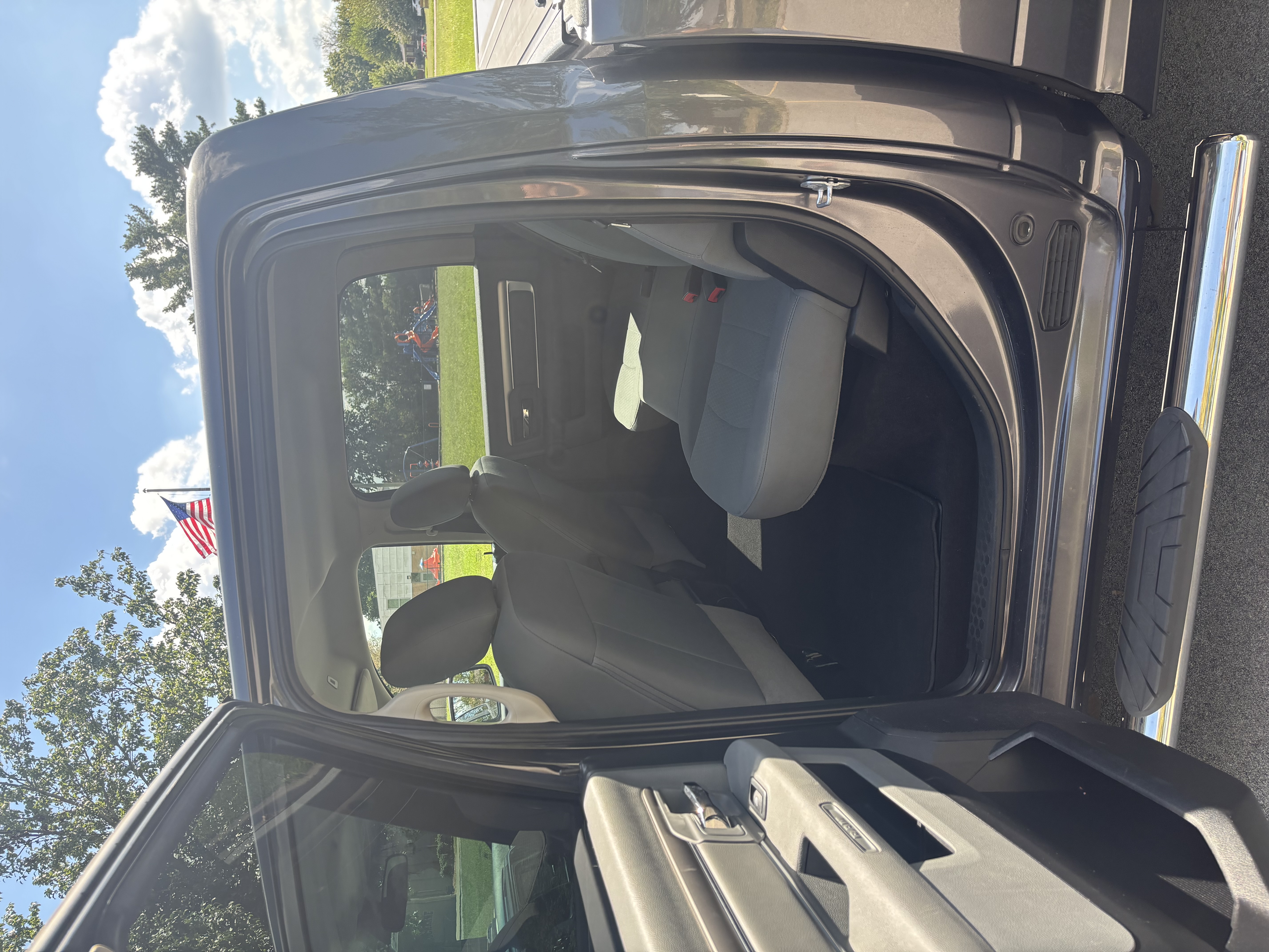 Used 2018 RAM 1500 Classic SLT AWD/4WD image 6