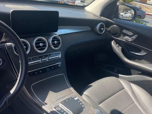 Used 2021 Mercedes-Benz GLC 300 image 8