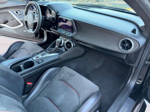 Used 2019 Chevrolet Camaro ZL1 image 17