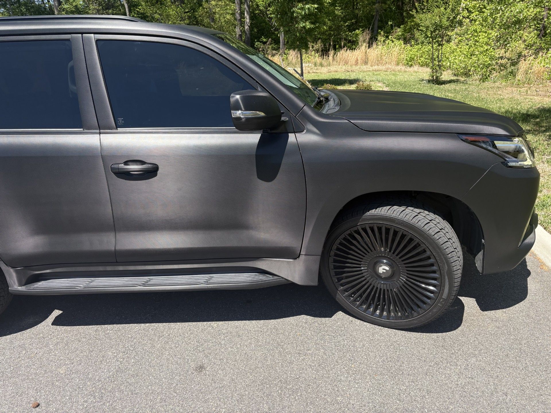 Used 2020 Lexus LX 570 4WD w/ Luxury Package image 4
