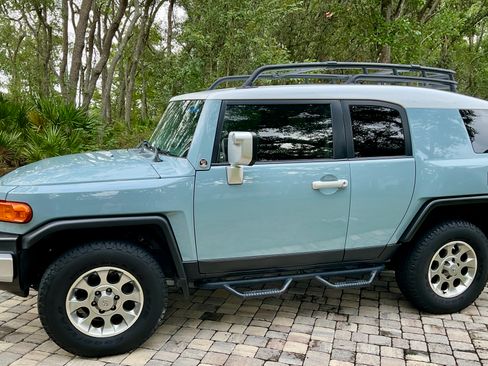 Used 2013 Toyota FJ Cruiser 4WD image 4