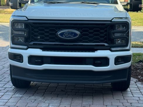Used 2024 Ford F250 Lariat w/ Sport Appearance Package image 5