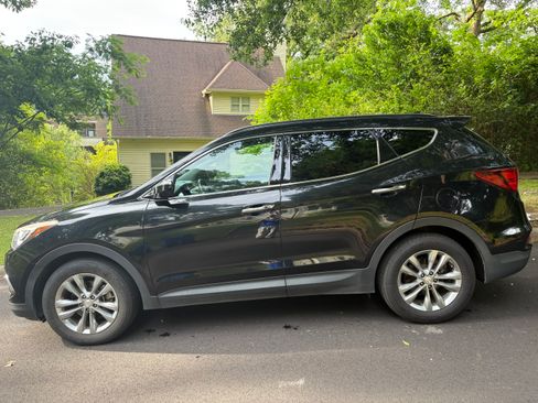 Used 2018 Hyundai Santa Fe Sport 2.0T FWD image 4