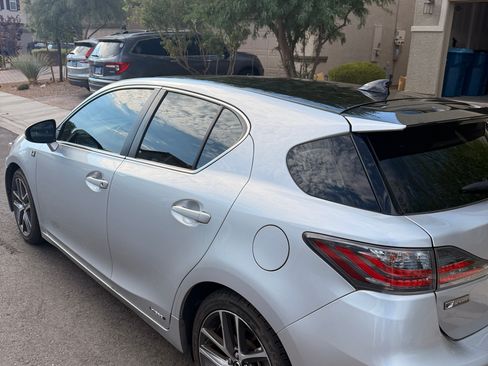 Used 2015 Lexus CT 200h w/ F Sport w/Nuluxe Interior FWD image 4