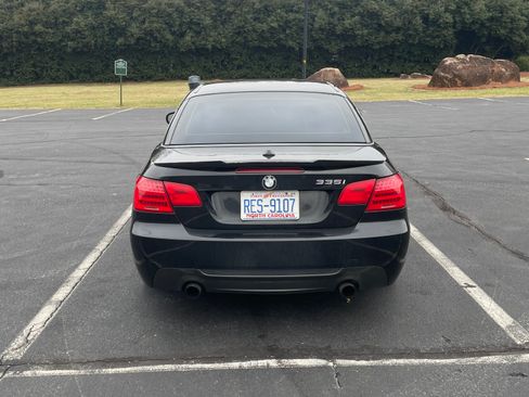 Used 2011 BMW 335i Convertible image 4