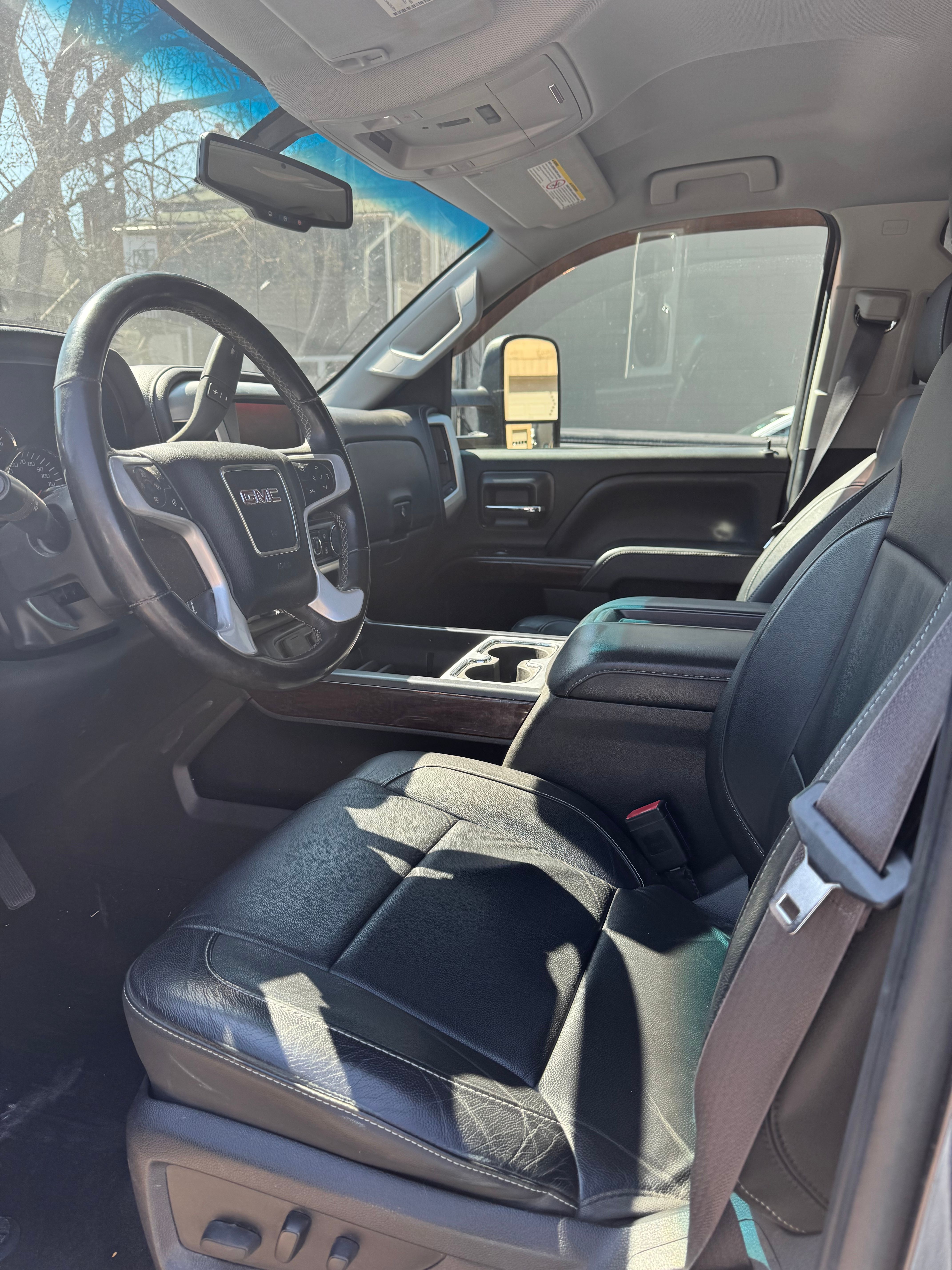 Used 2015 GMC Sierra 2500 SLT w/ SLT Preferred Package AWD/4WD image 8