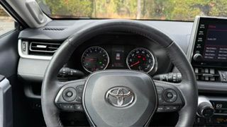 Used 2022 Toyota RAV4 XLE Premium FWD image 20