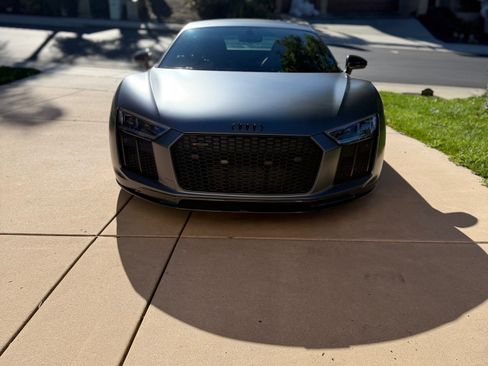 Used 2017 Audi R8 V10 w/ Carbon Exterior Package image 5