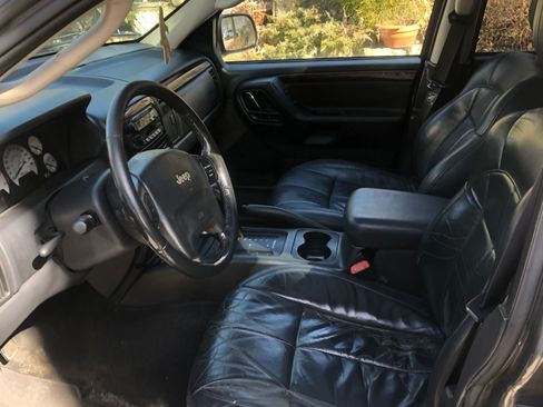 Used 2004 Jeep Grand Cherokee Limited w/ Trailer Tow Group IV image 10