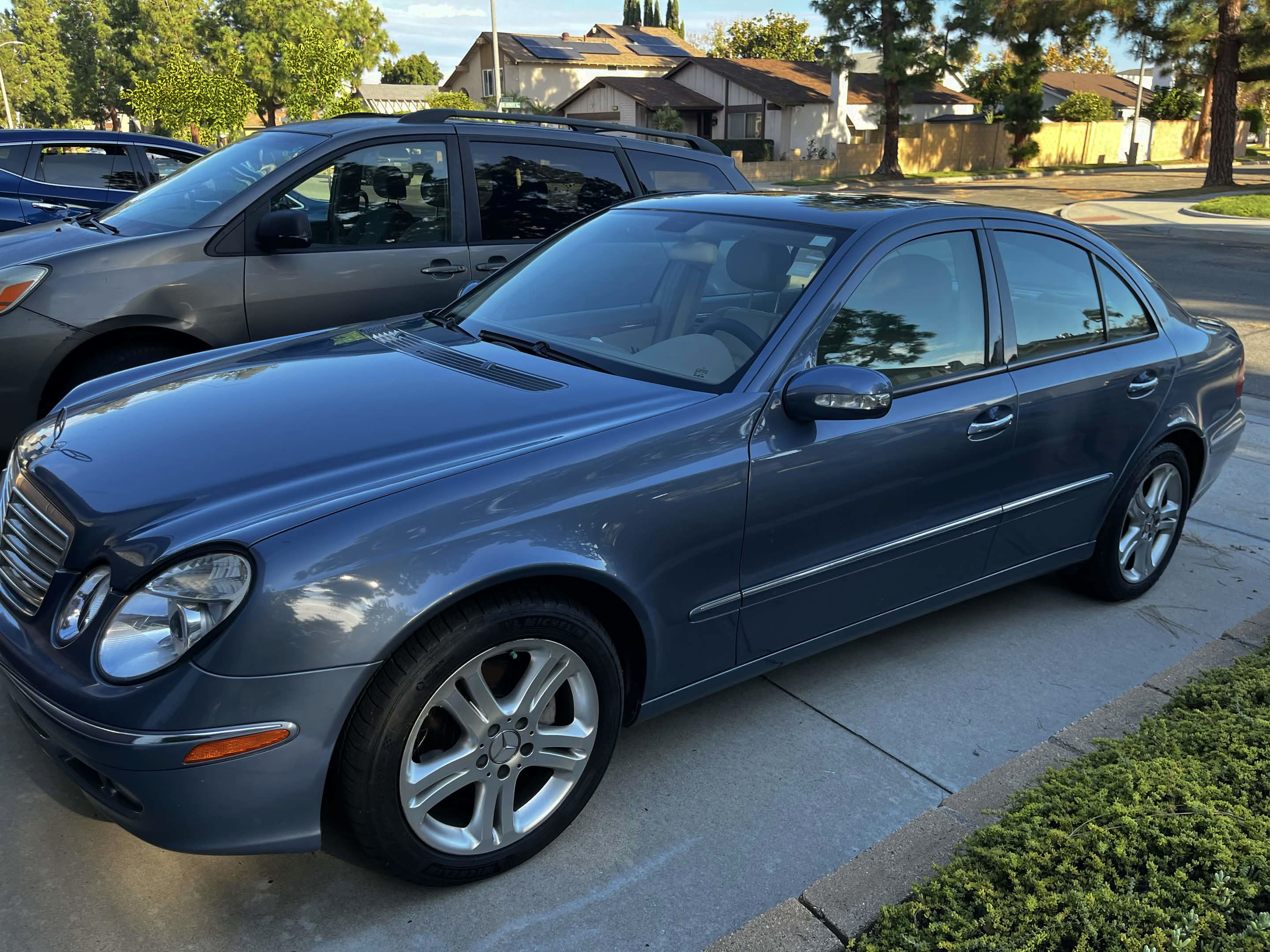 Used 2006 Mercedes-Benz E 350 Sedan image 4
