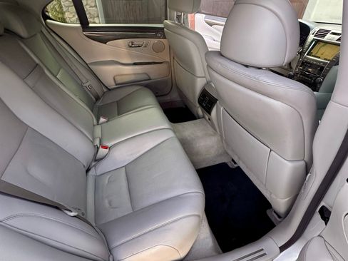 Used 2007 Lexus LS 460 RWD image 8