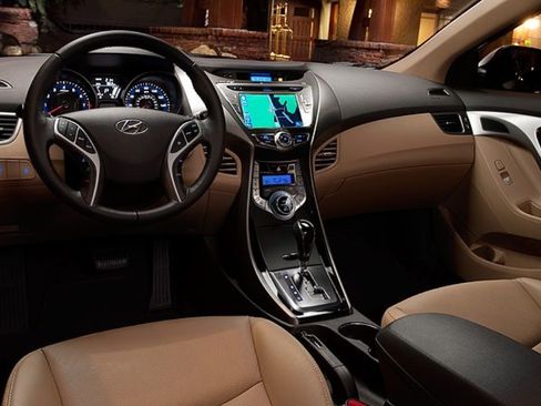 Used 2013 Hyundai Elantra GT w/ Style Pkg FWD image 8