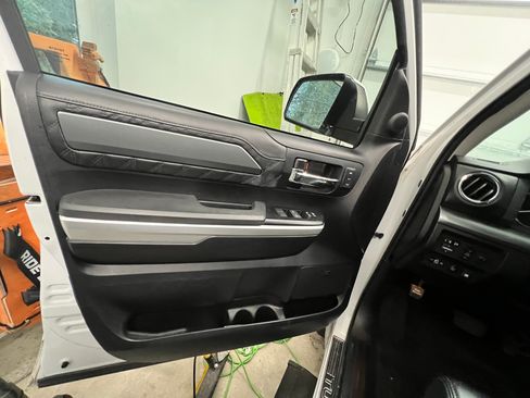 Used 2014 Toyota Tundra Platinum image 16