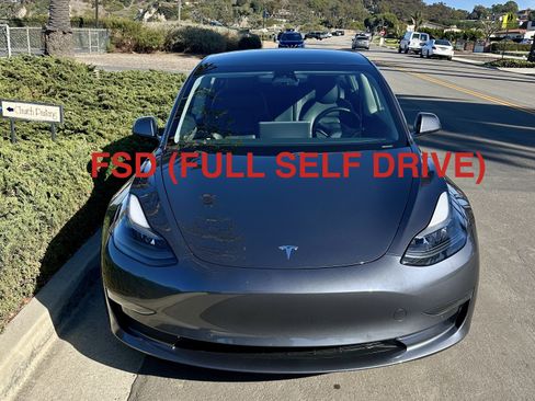 Used 2021 Tesla Model 3 Standard Range Plus image 1