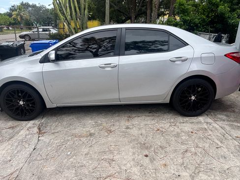 Used 2017 Toyota Corolla LE image 16