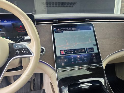 Used 2022 Mercedes-Benz EQS 450+ Sedan image 20