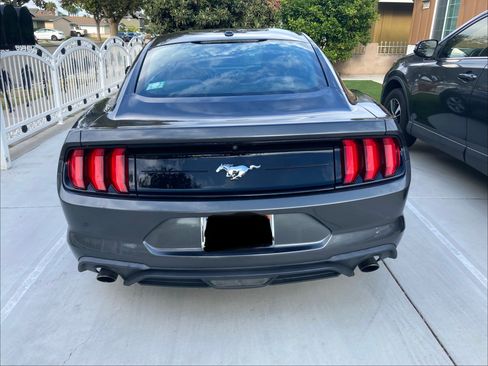 Used 2019 Ford Mustang Coupe RWD image 8