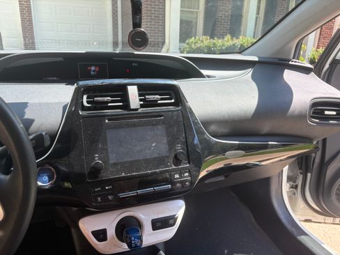 Used 2016 Toyota Prius Two FWD image 25