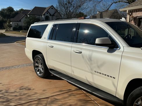 Used 2015 Chevrolet Suburban LT w/ Luxury Package image 10