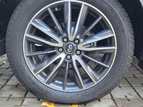 Used 2017 INFINITI QX60 Luxe w/ Deluxe Technology Package image 16