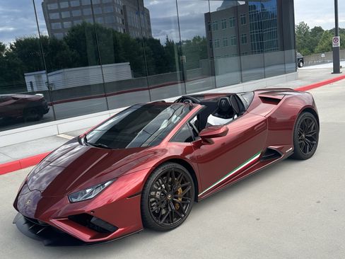 Used 2022 Lamborghini Huracan EVO image 8