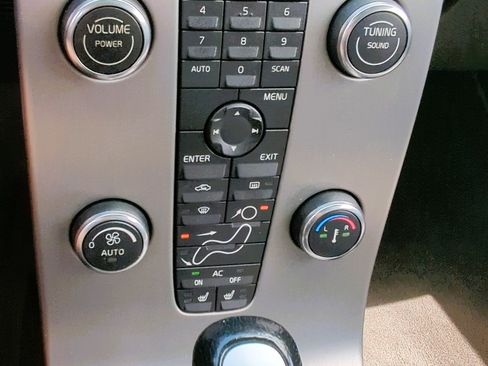 Used 2006 Volvo C70 T5 FWD image 8