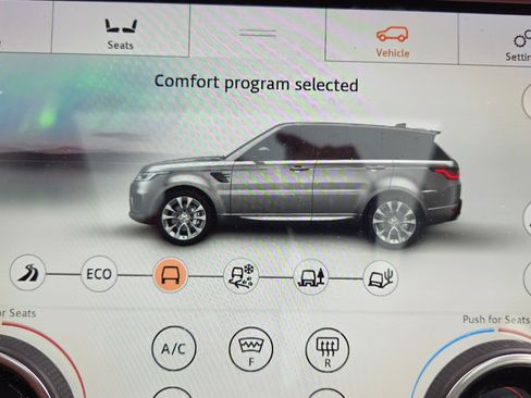 Used 2021 Land Rover Range Rover Sport HST image 11