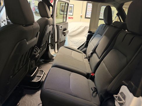 Used 2022 Jeep Wrangler Unlimited Rubicon 4xe w/ Safety Group image 21