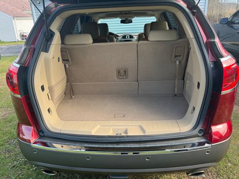 Used 2011 Buick Enclave CXL w/ Trailering Provision Package FWD image 12