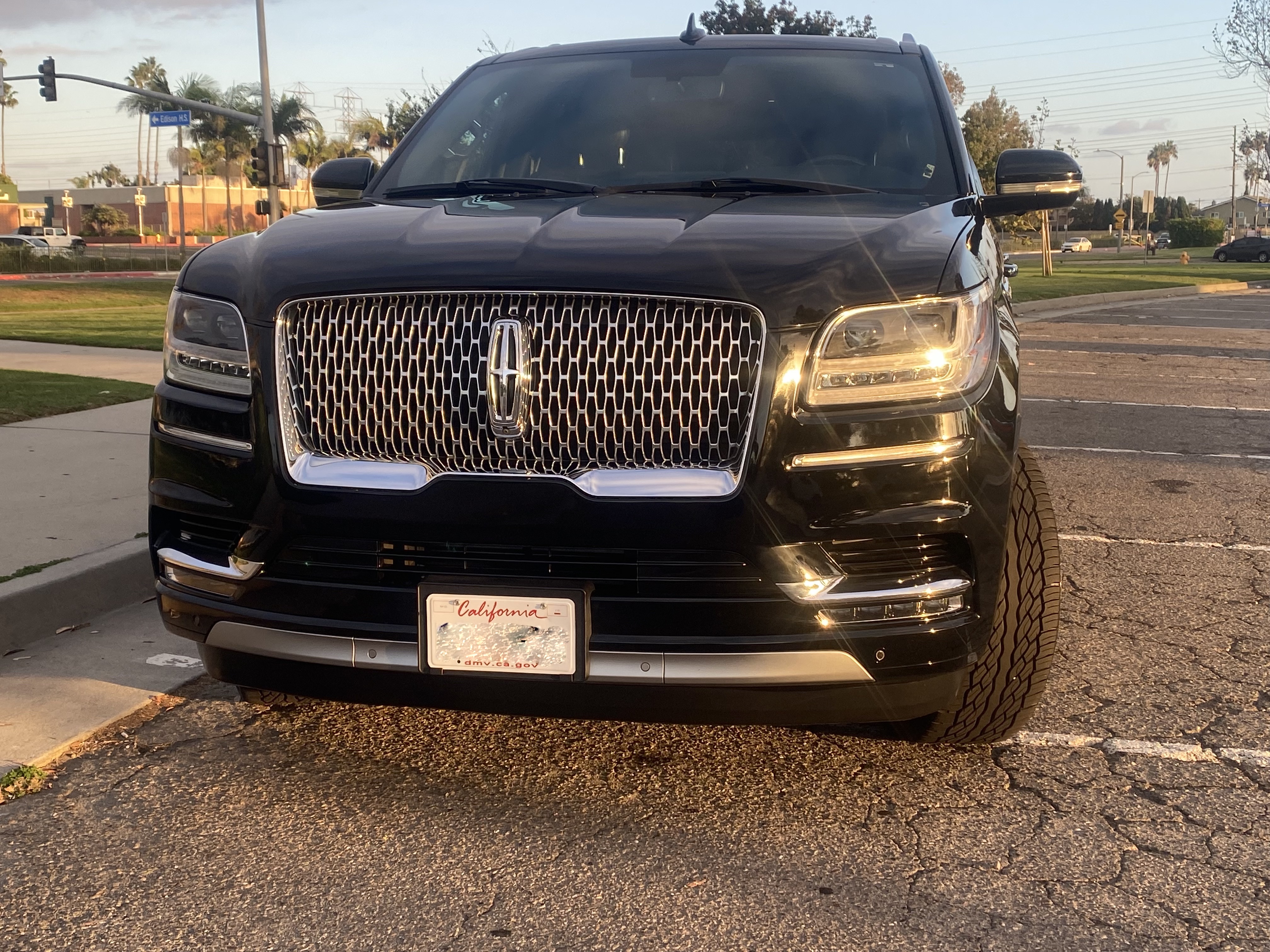 Used 2018 Lincoln Navigator L Select RWD image 2