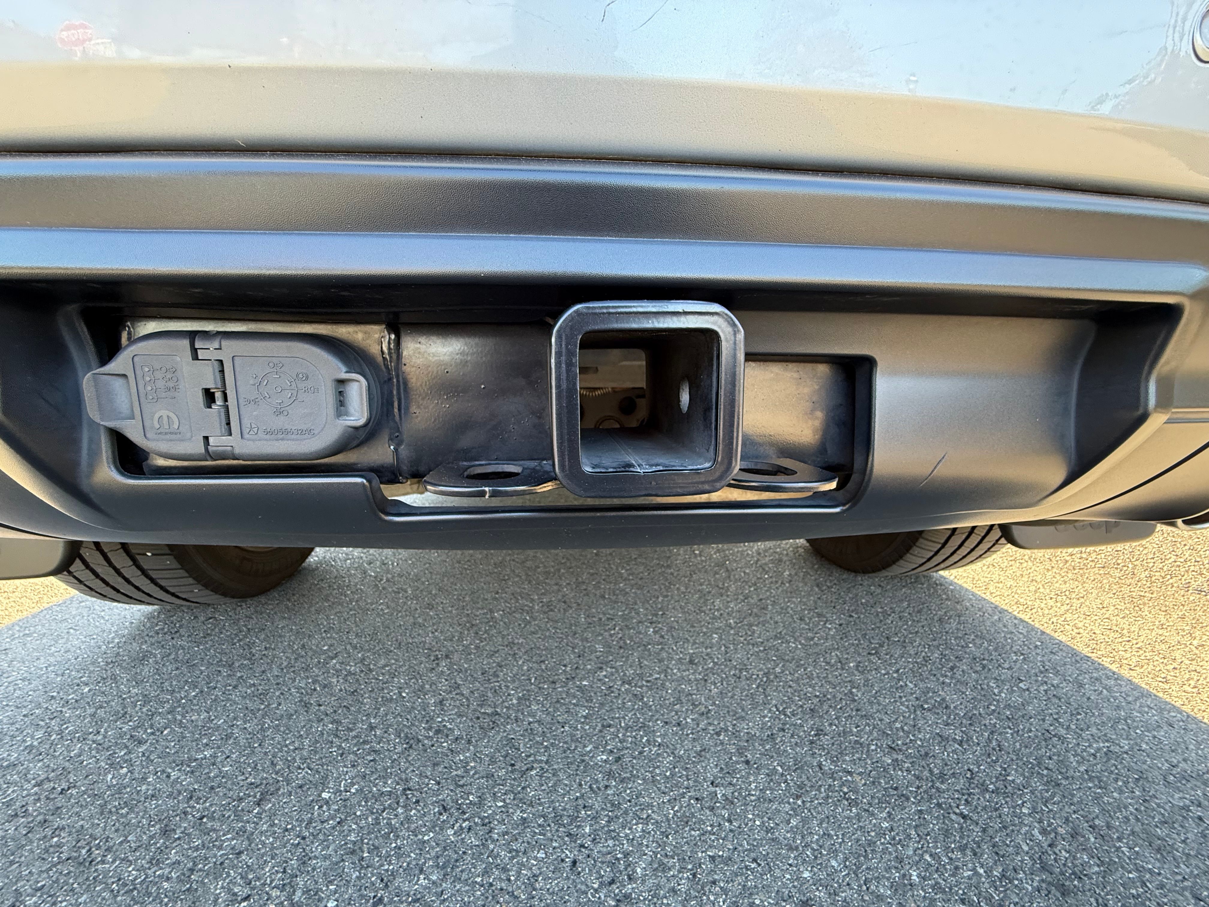Used 2013 Jeep Grand Cherokee Overland AWD/4WD image 15