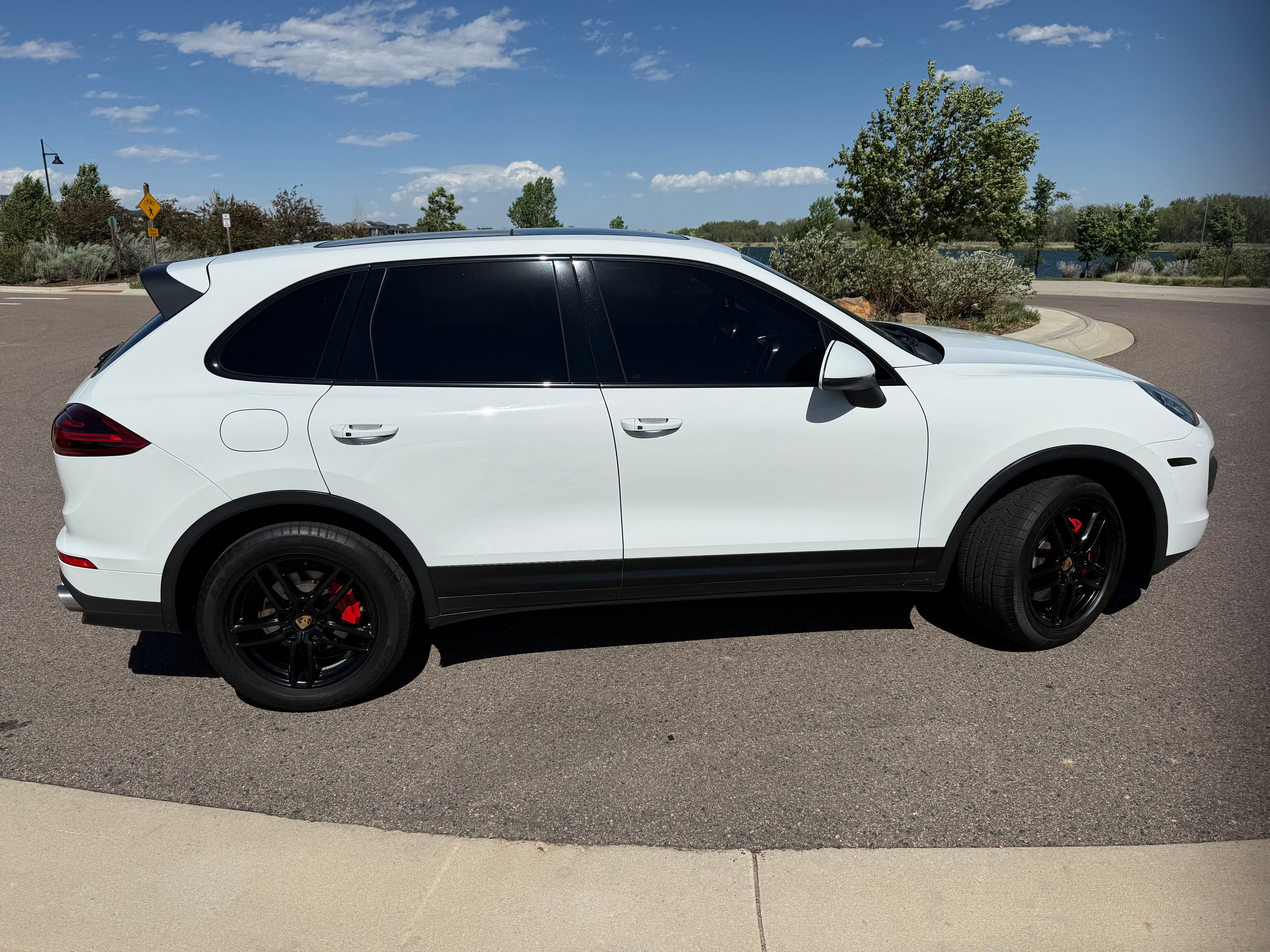 Used 2016 Porsche Cayenne S AWD/4WD image 8